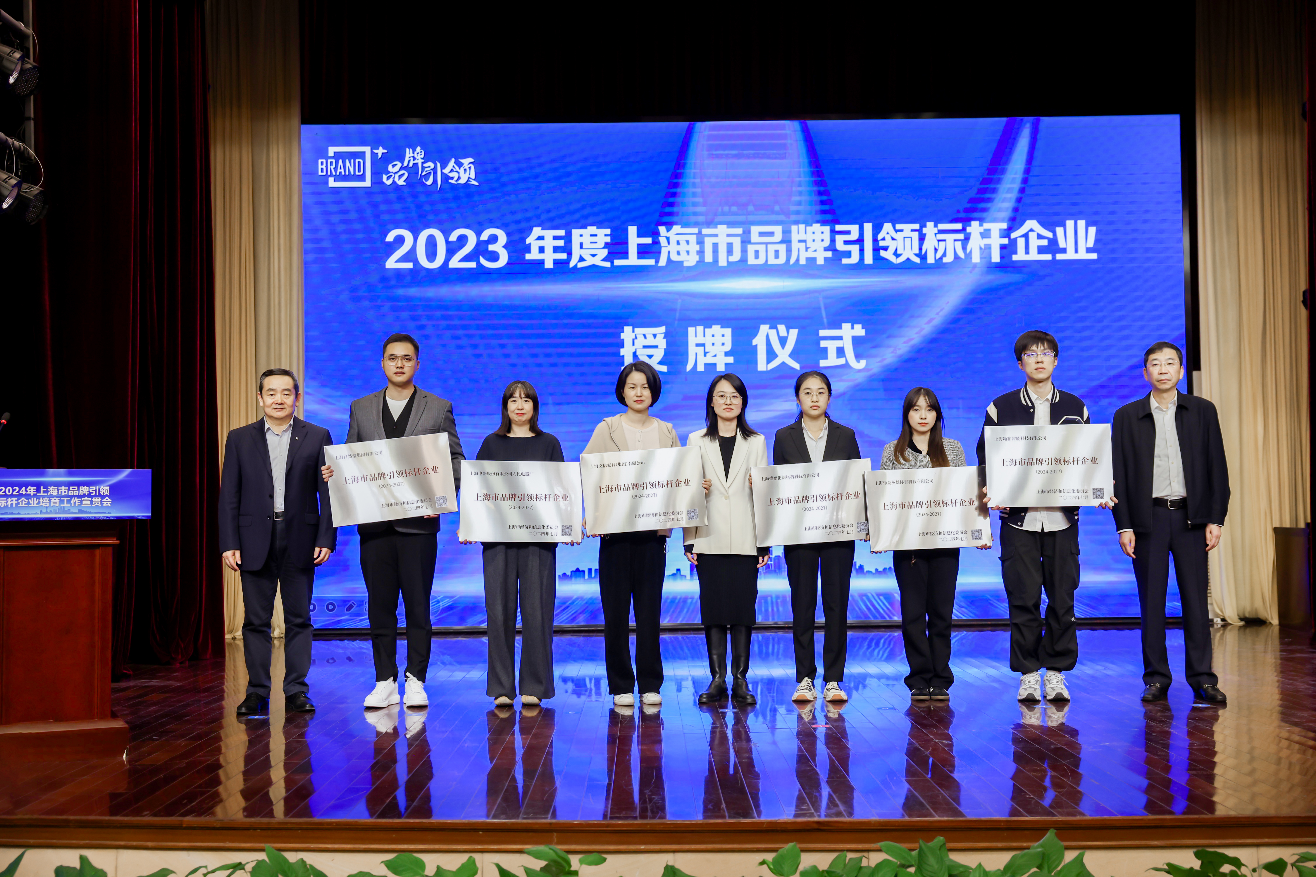 14244741.jpg 14244741.jpg