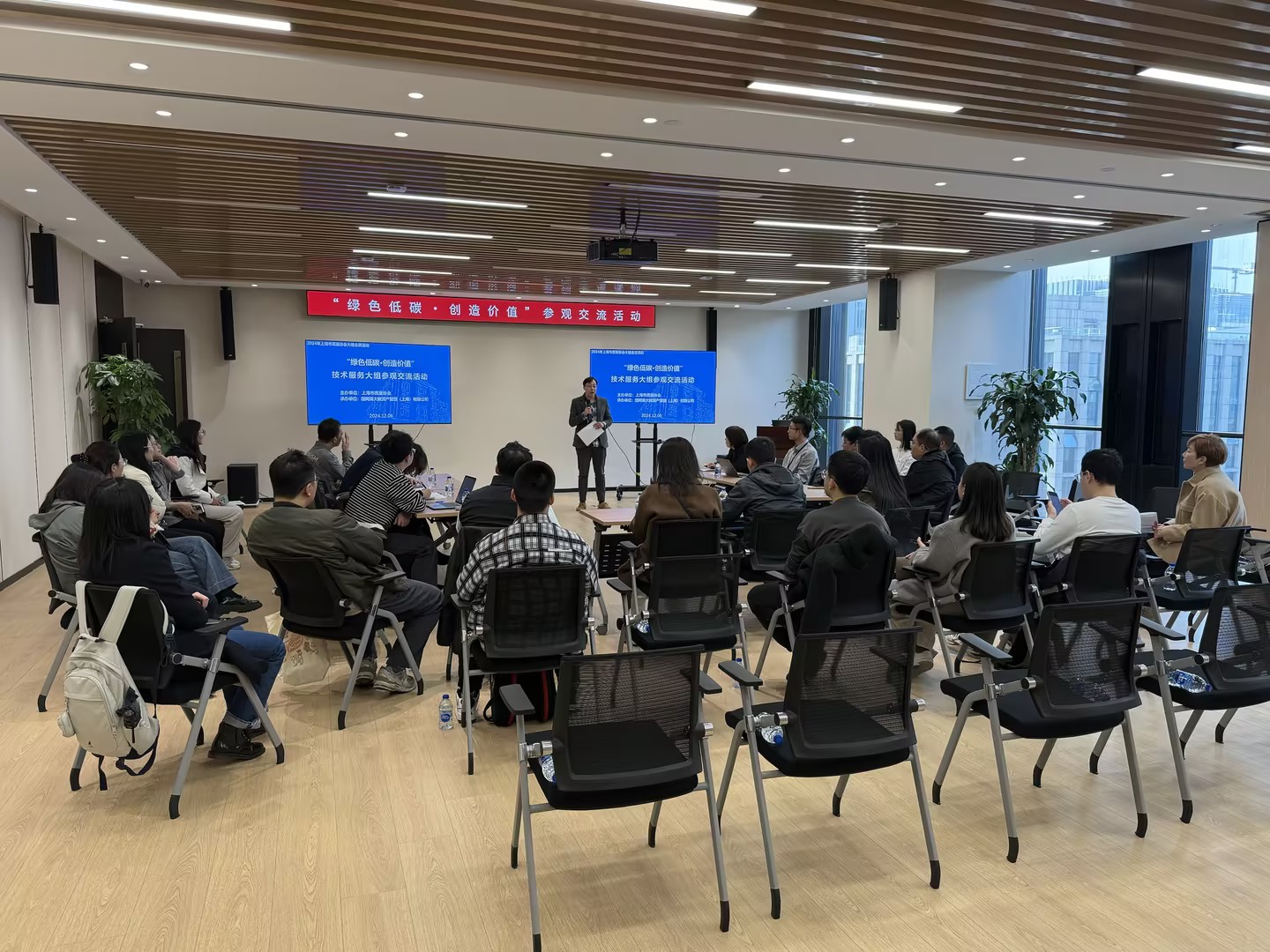 ef464bf4-add0-4163-a5da-30ceddfac10e.jpg ef464bf4-add0-4163-a5da-30ceddfac10e.jpg